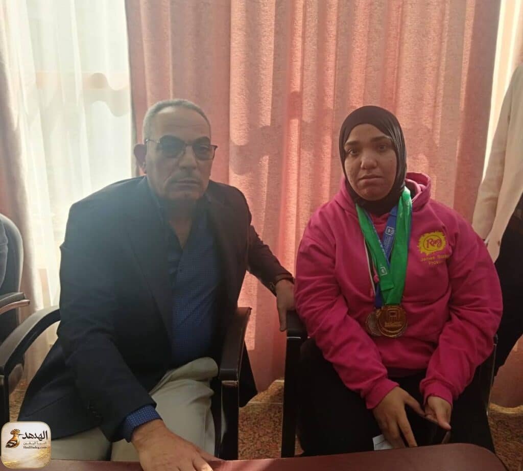 محافظ الإسماعيلية يستقبل المواطنين