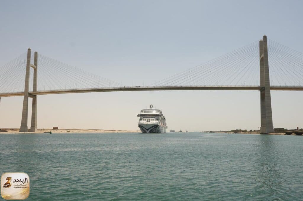 أكبر سفن الرحلات البحرية في العالم تختار العبور من قناة السويس
