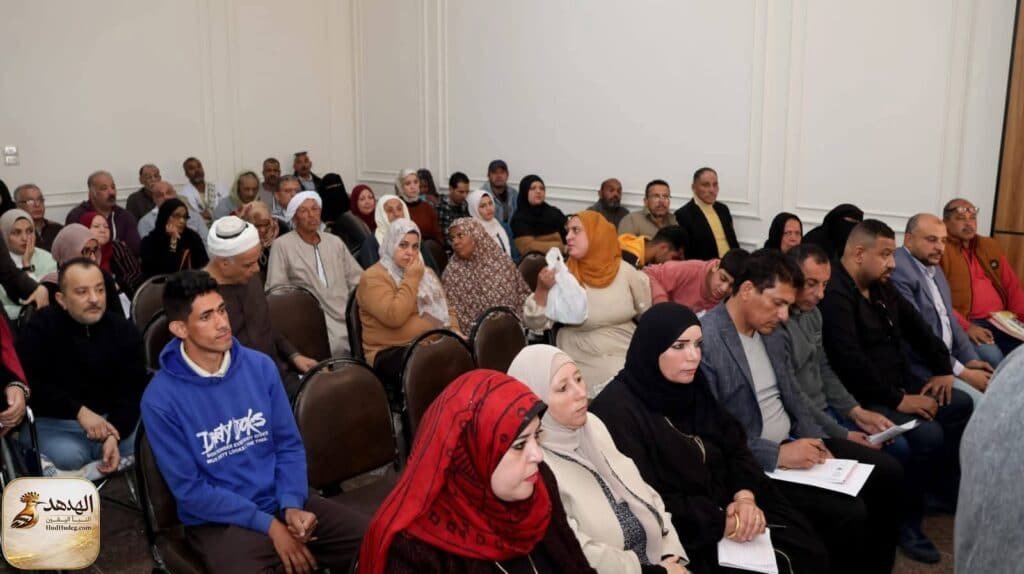 محافظ الإسماعيلية يلتقي المواطنين ويدعو الشباب لسوق العمل الحر