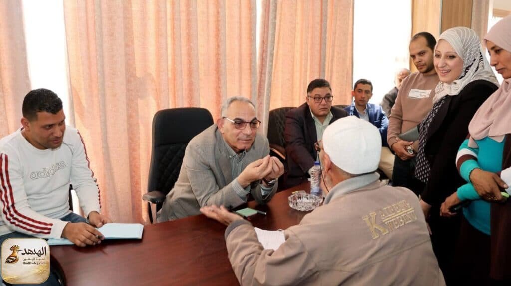 محافظ الإسماعيلية يلتقي المواطنين ويدعو الشباب لسوق العمل الحر